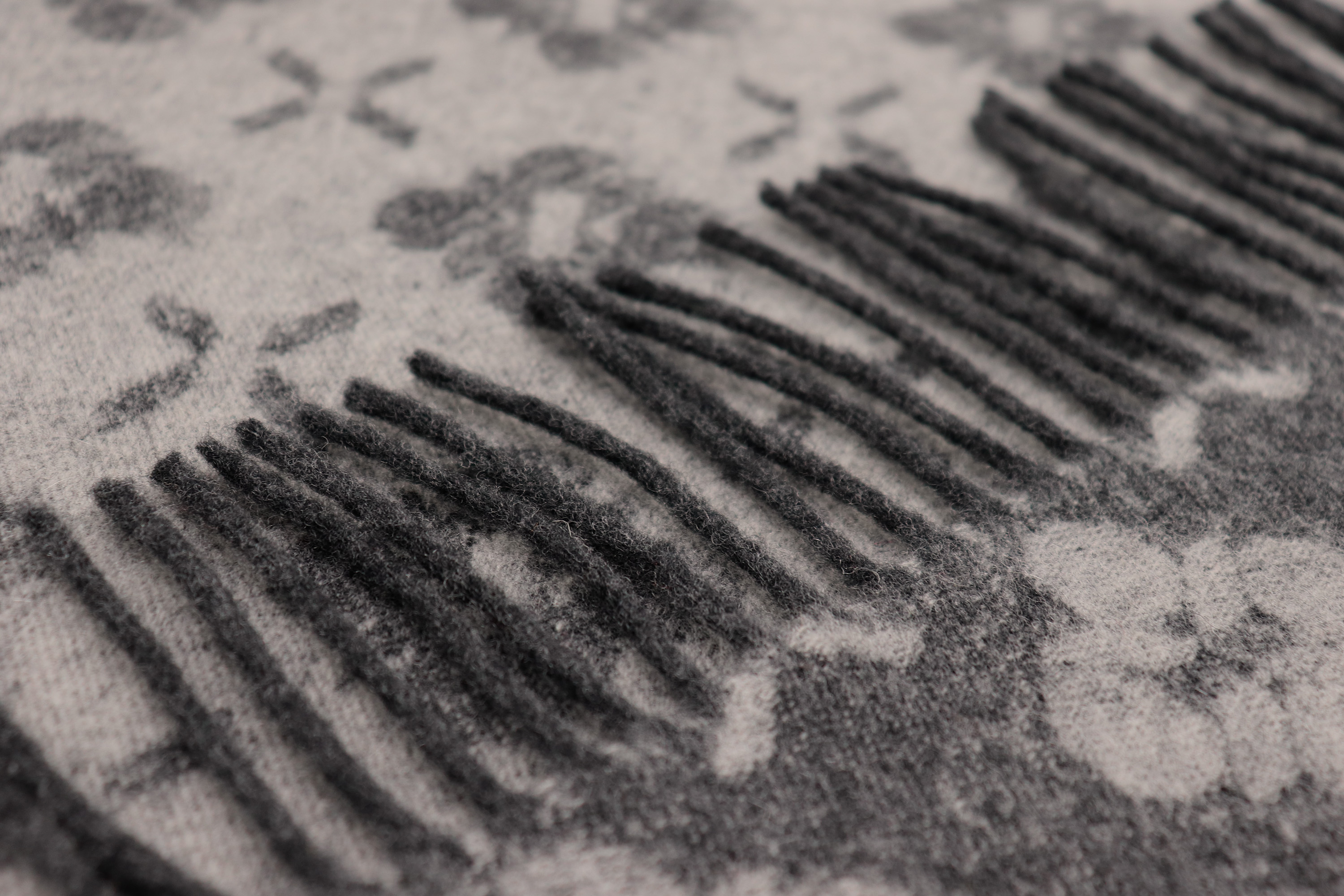 Kaschmirplaid Primo anthracite Nahaufnahme Fransen Einfassung