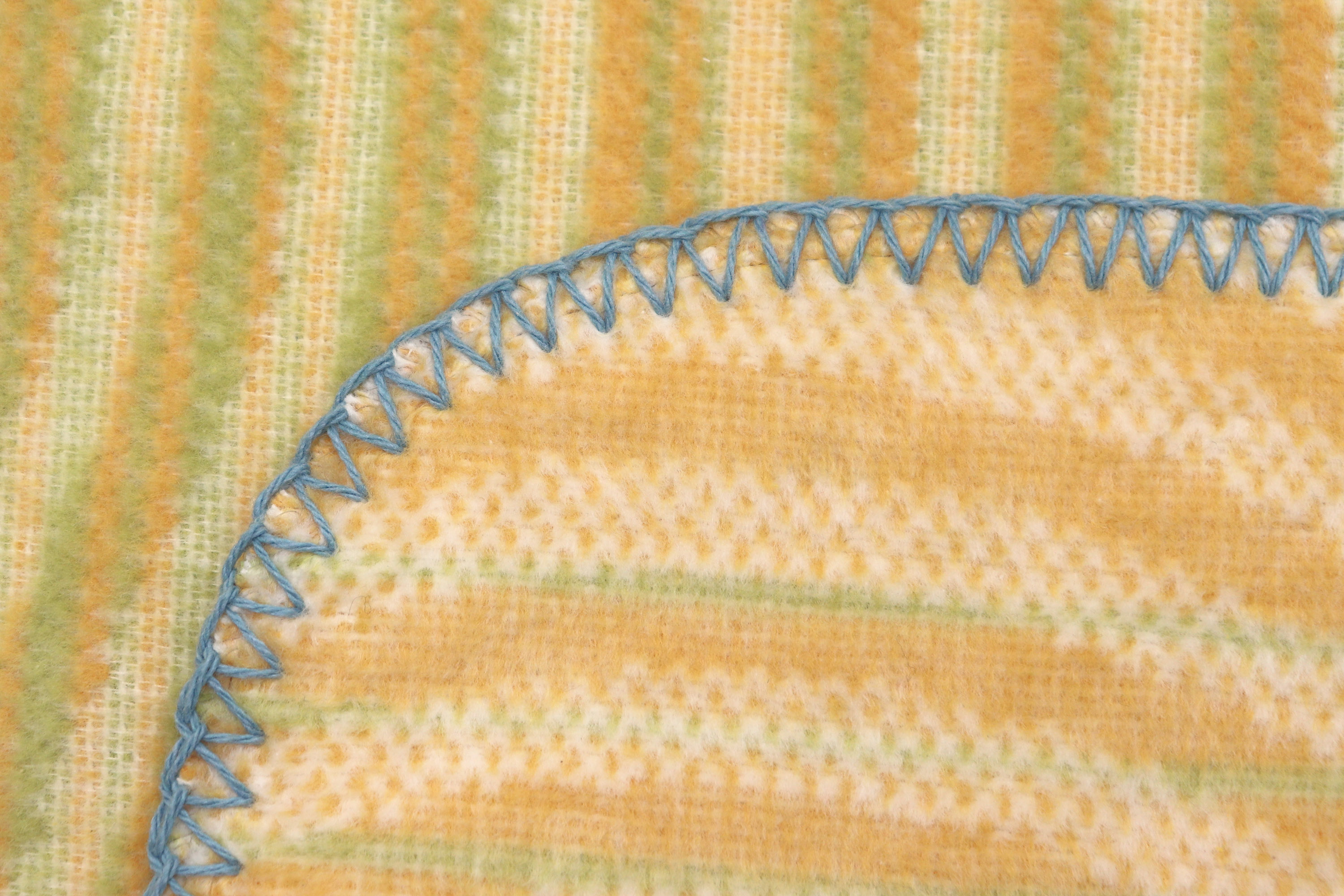 Wohndecke mit Reliefstruktur Ocean Nuance Nahaufnahme Einfassung