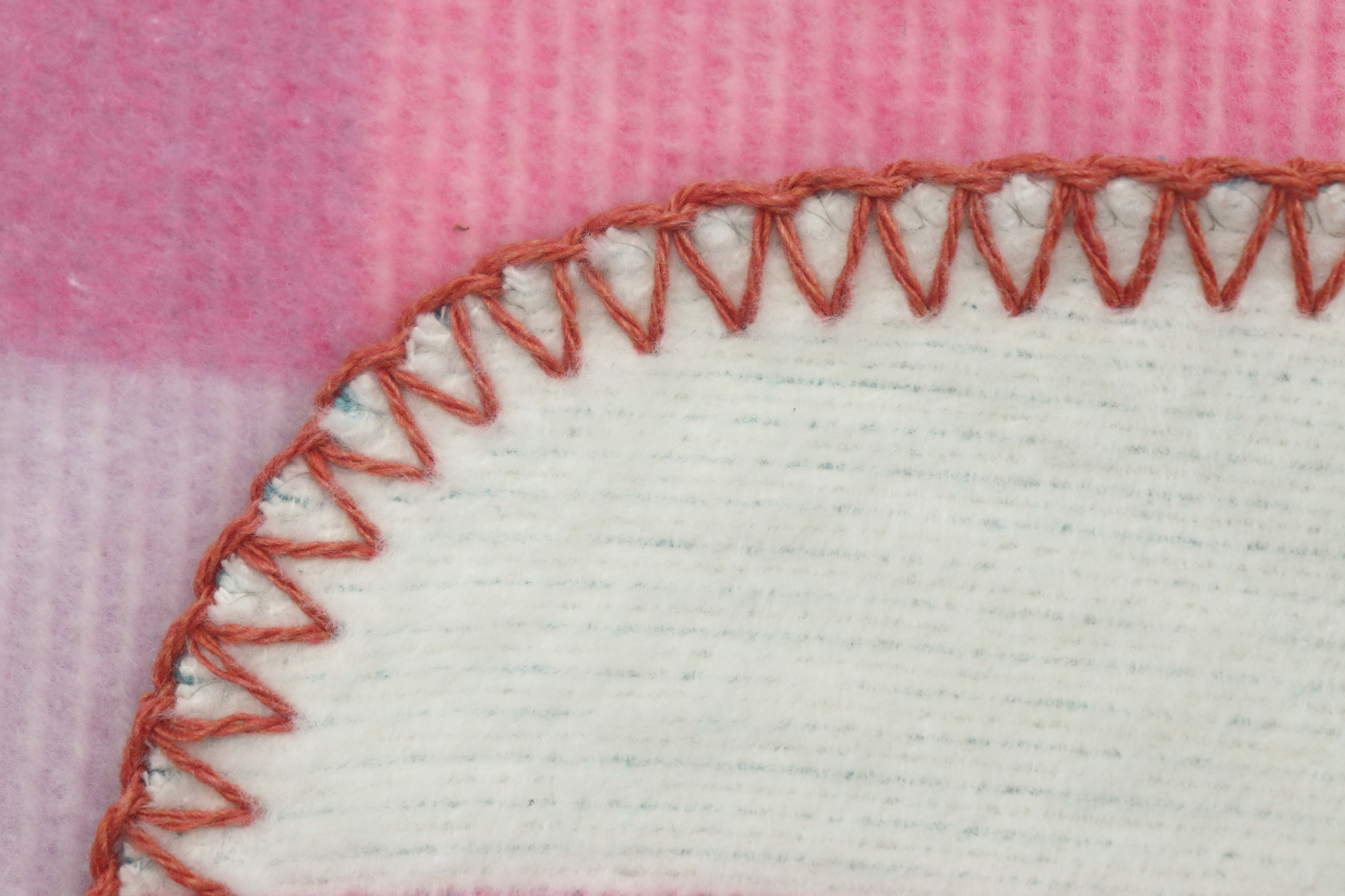 Wohndecke Floating Forms Nahaufnahme Einfassung