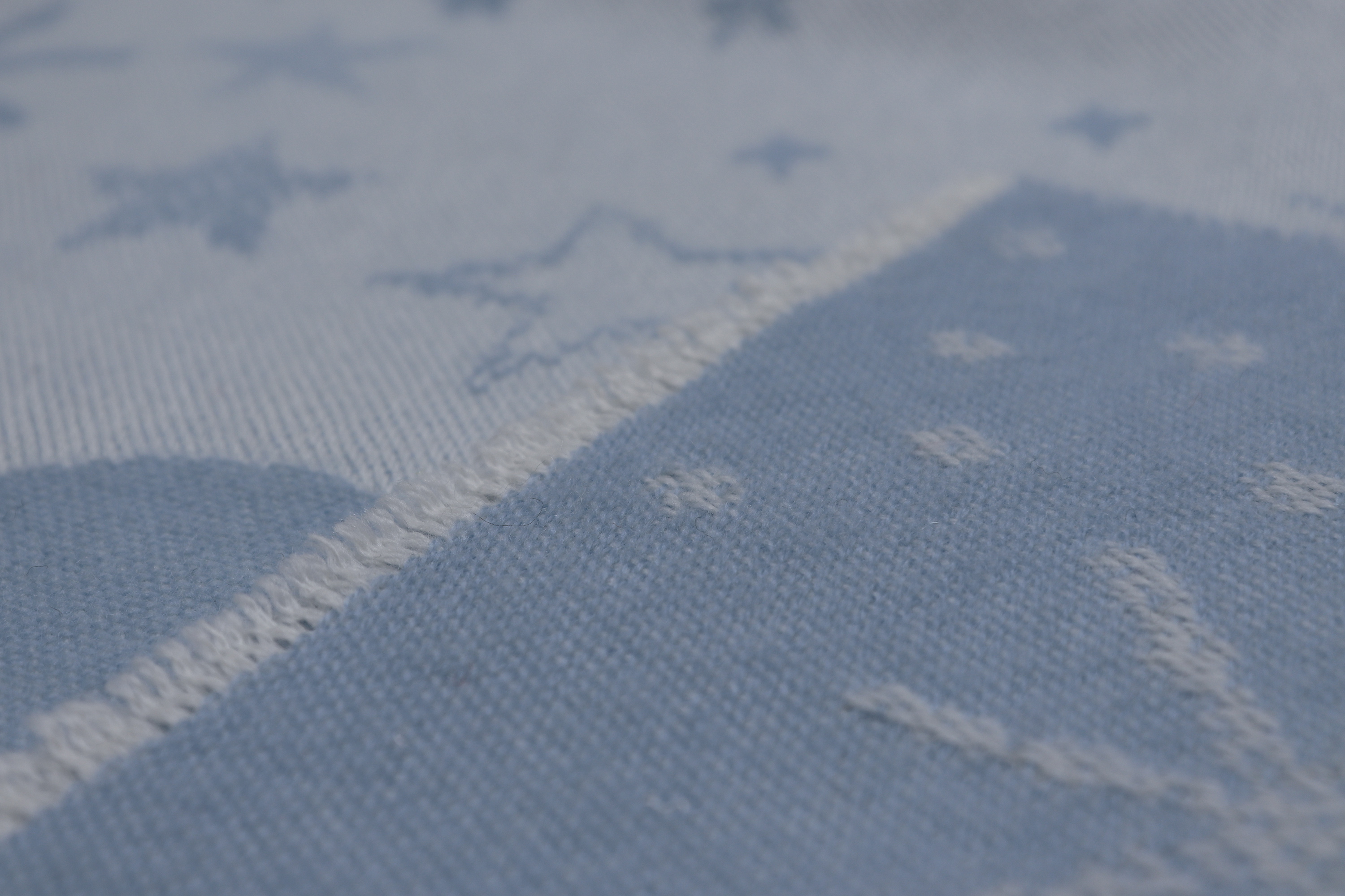 Babydecke Universe blue Nahaufnahme Fransen Einfassung