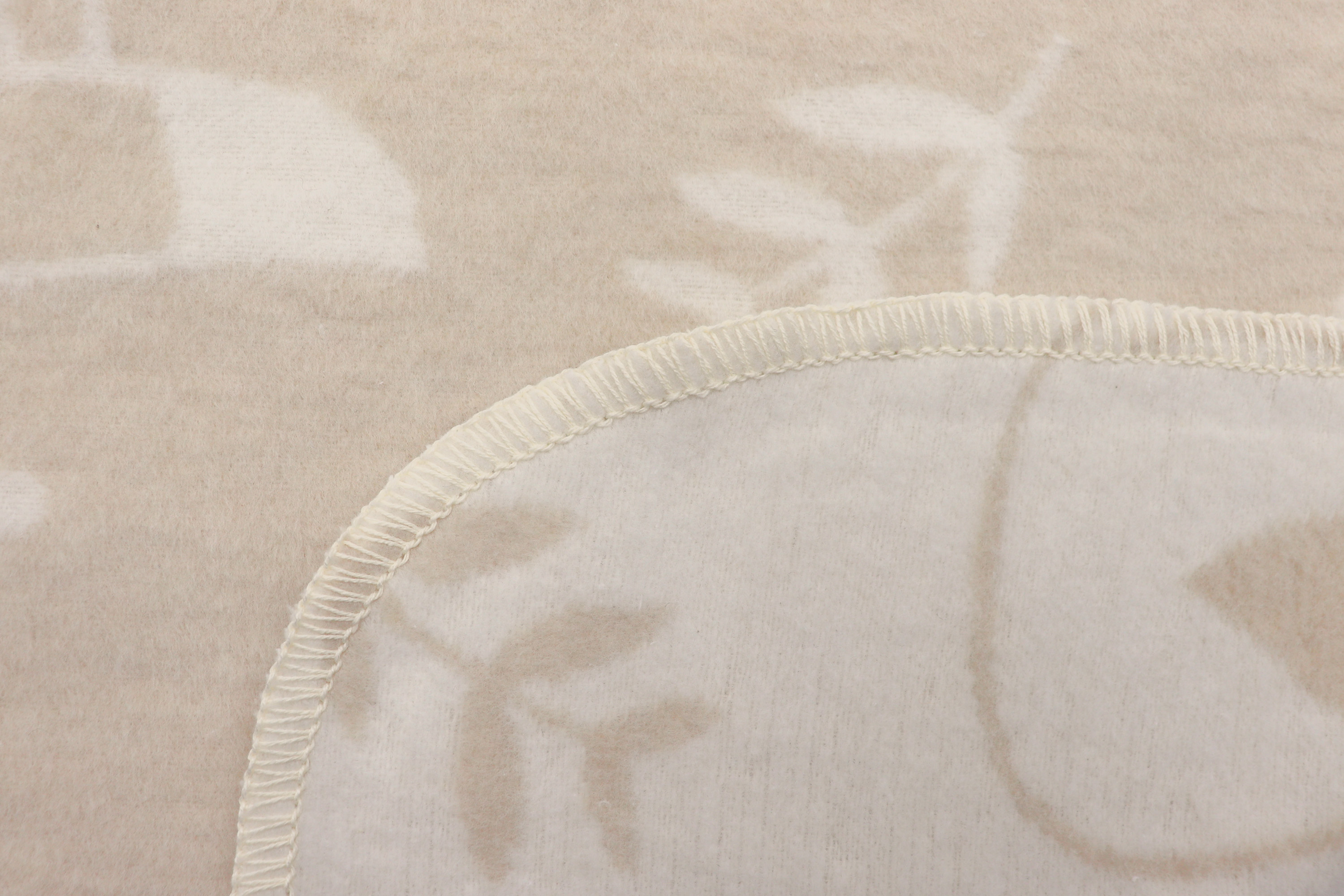 Babydecke Little Fox Nahaufnahme Einfassung