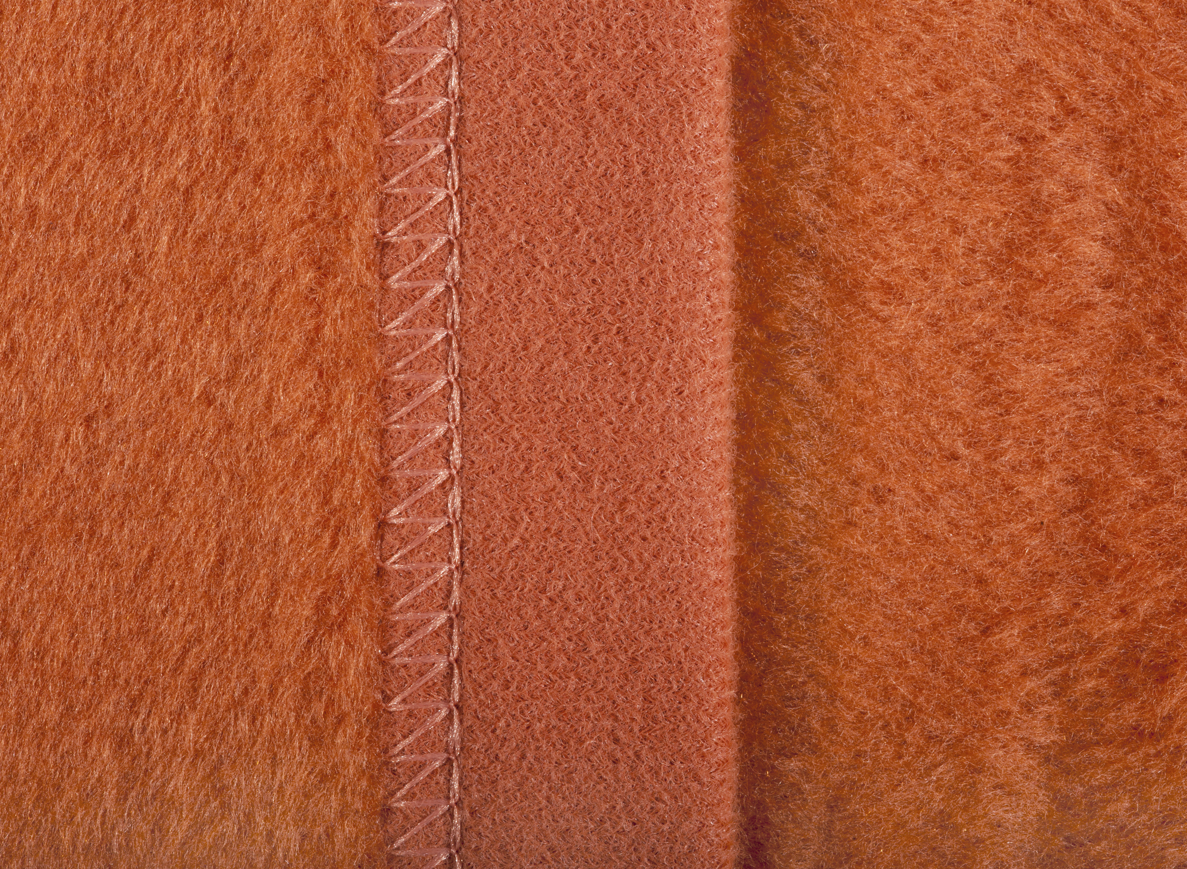 Wohn- und Kuscheldecke "Uno Soft" Flauschige Wohndecke "Uno Soft" in terracotta - Veloursband