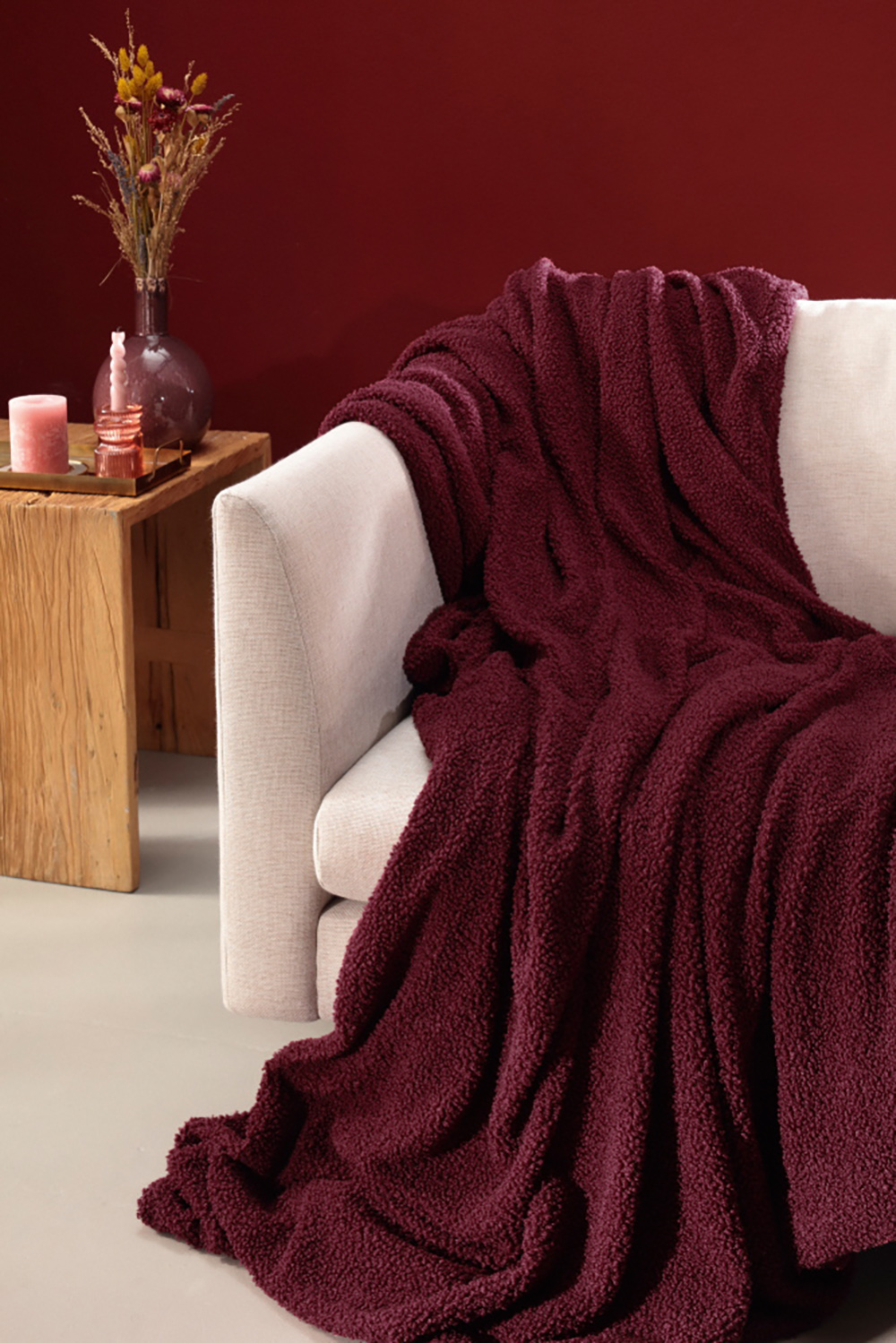 Wohn- und Kuscheldecke "Teddy" Wohndecke Teddy Berry Milieubild Hochformat