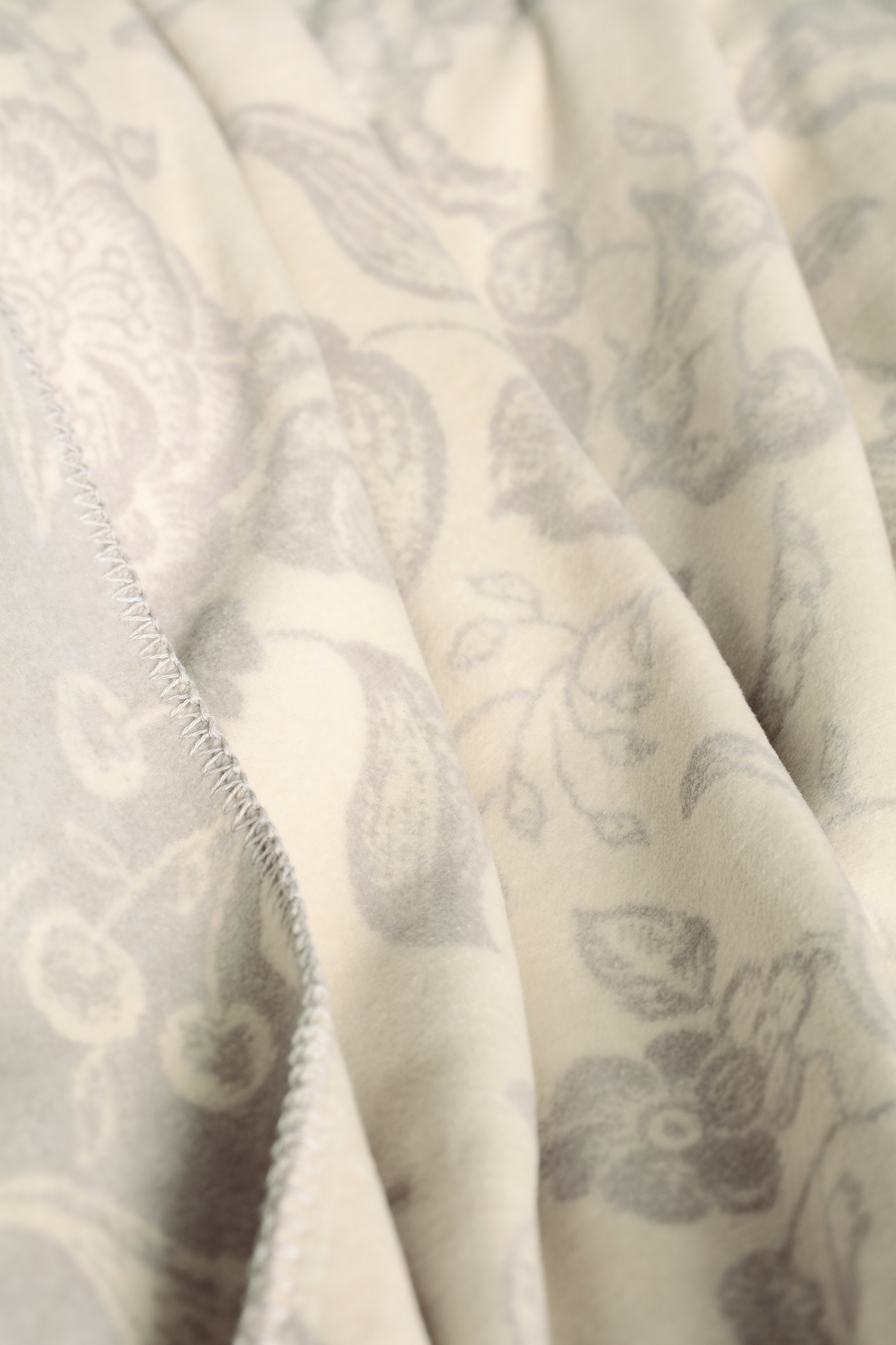 Kuscheldecke Villeroy & Boch Paradiso Light Nahaufnahme