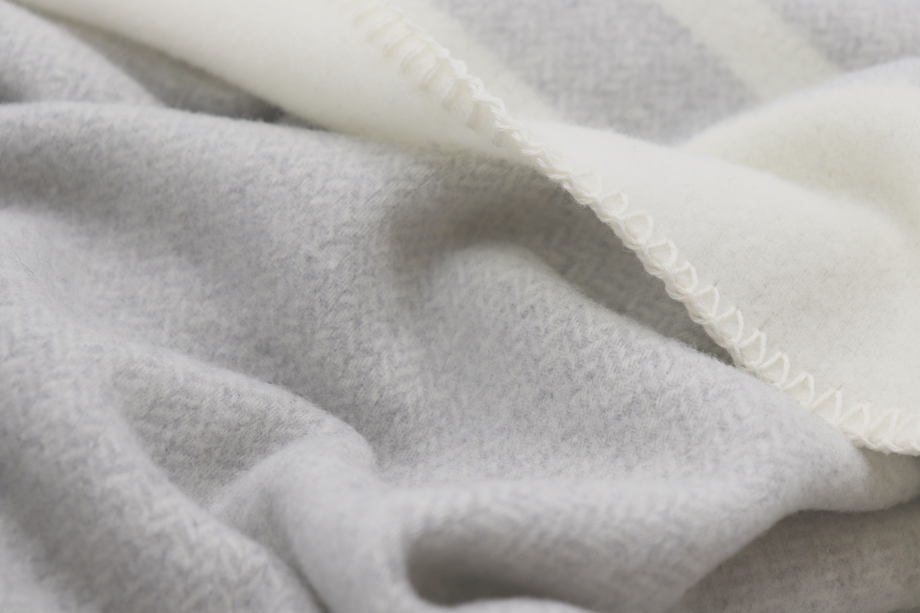 Biederlack Wolldecke aus Recycling-Garn 'Stripe' online kaufen