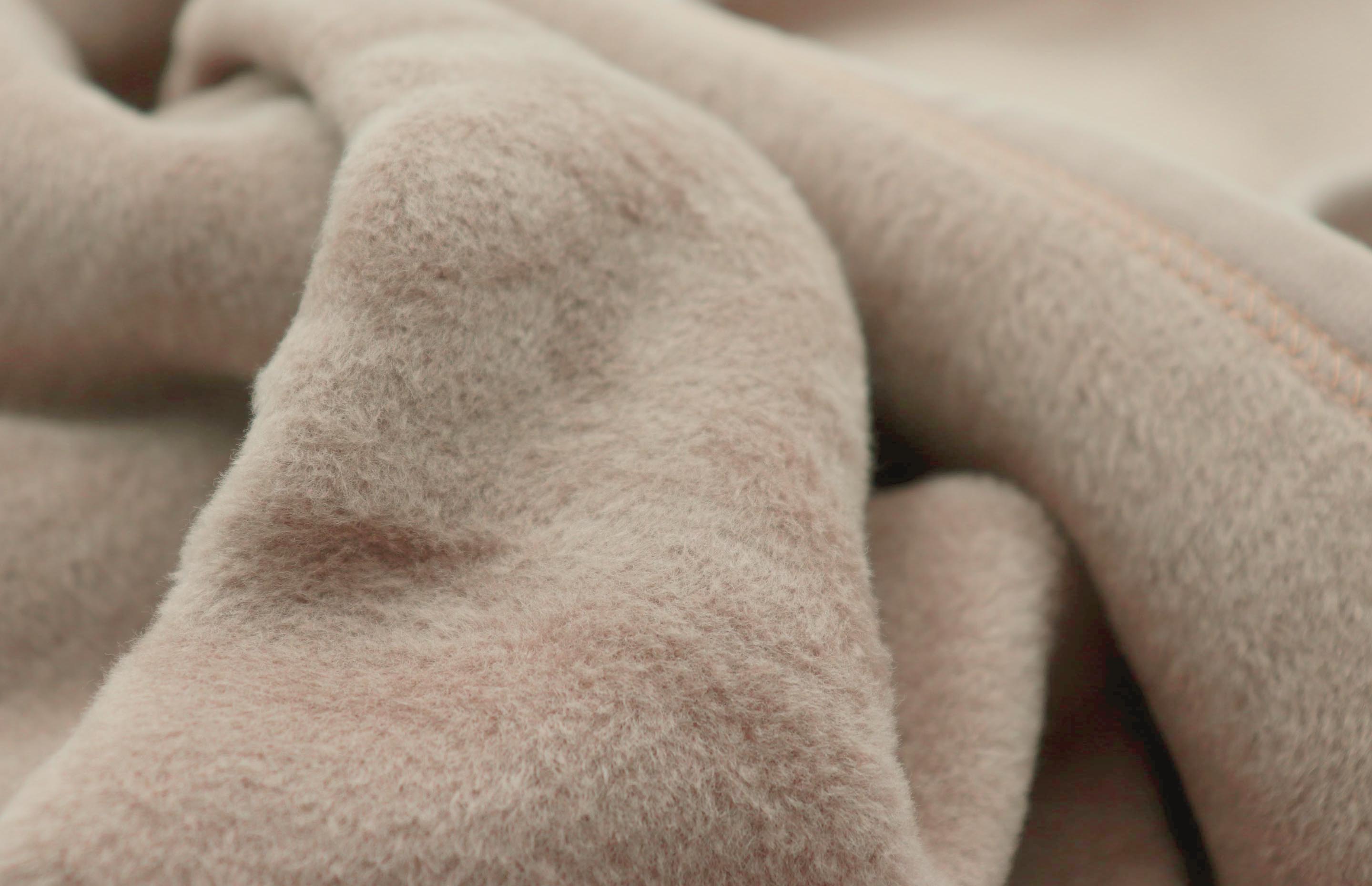 Einfarbige Wohndecke "Uno Cotton" aus Baumwollmischgewebe in Haselnuss-braun - Flor