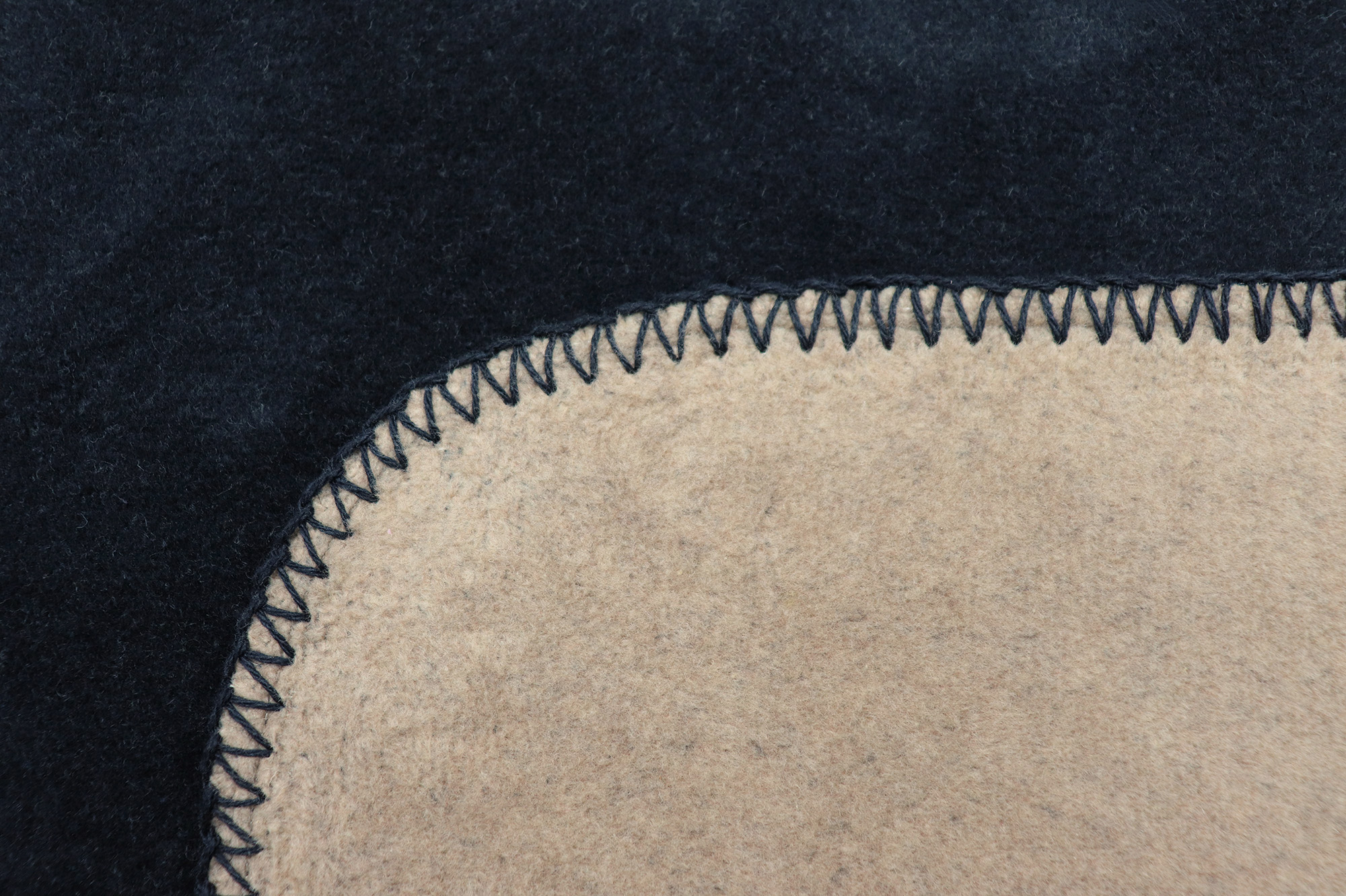 Wohndecke Duo Cotton schwarz-palisade Nahaufnahme Einfassung