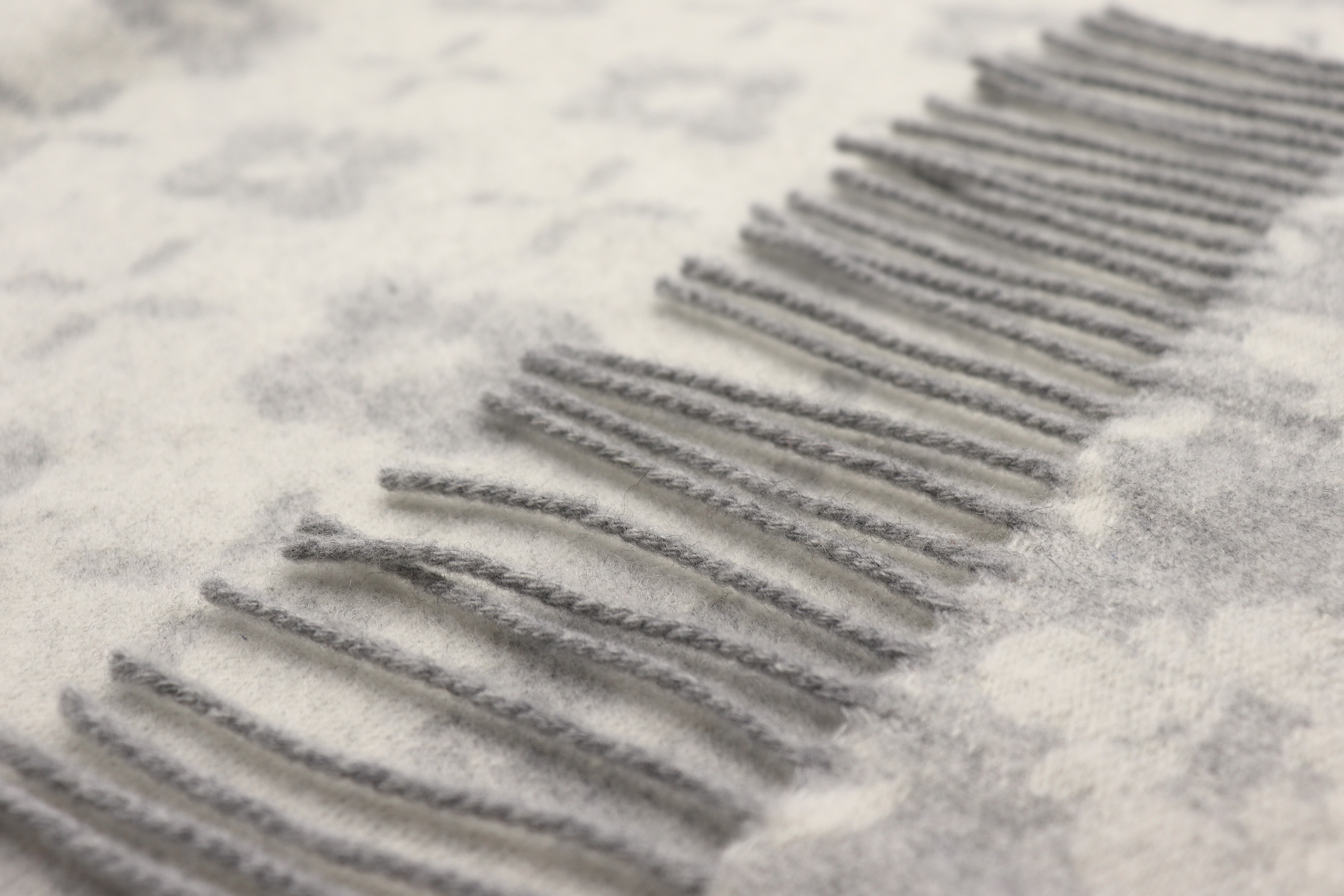 Kaschmirplaid Primo silver Nahaufnahme Fransen Einfassung