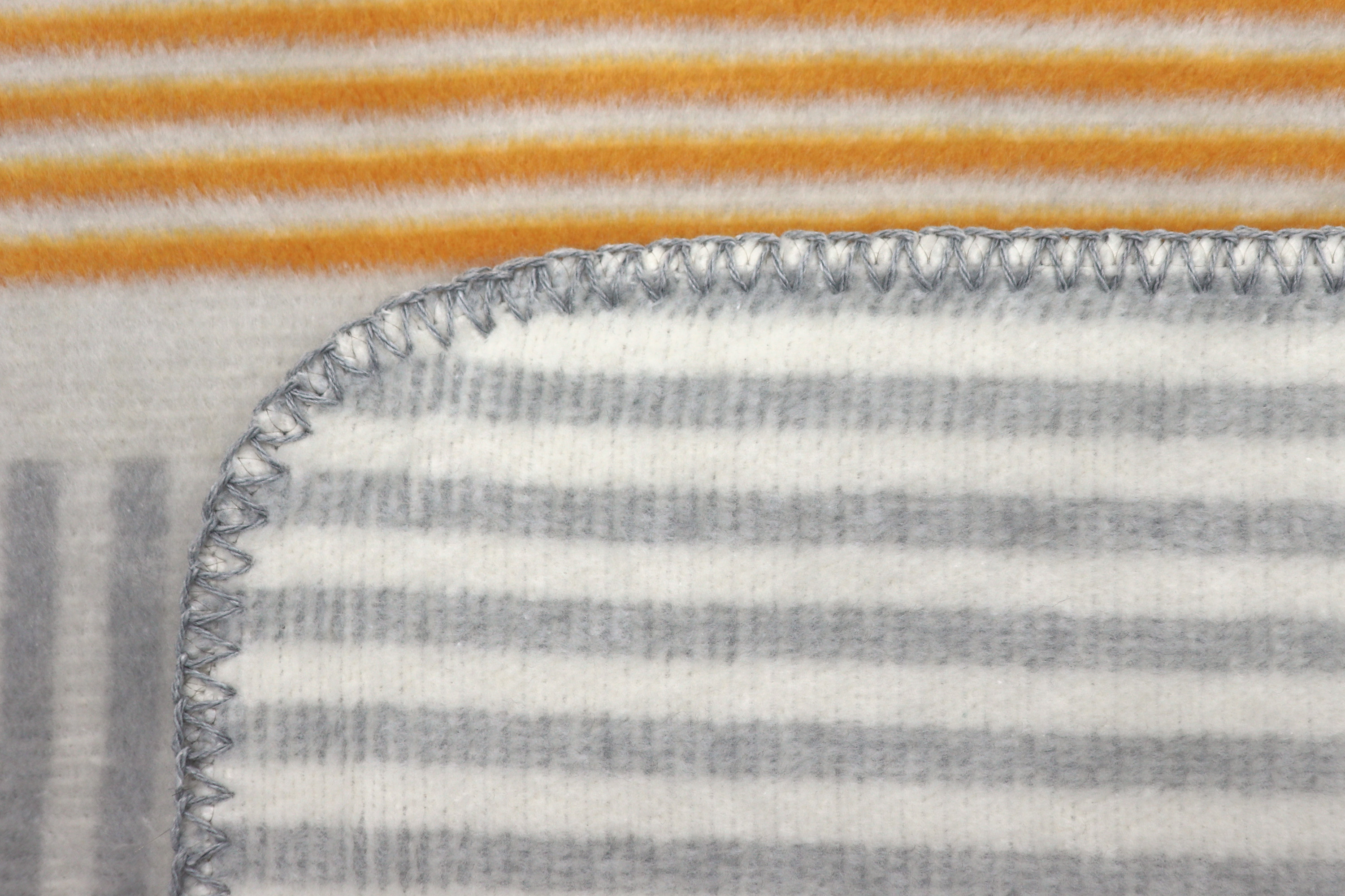 Kuscheldecke Maze Nahaufnahme Einfassung