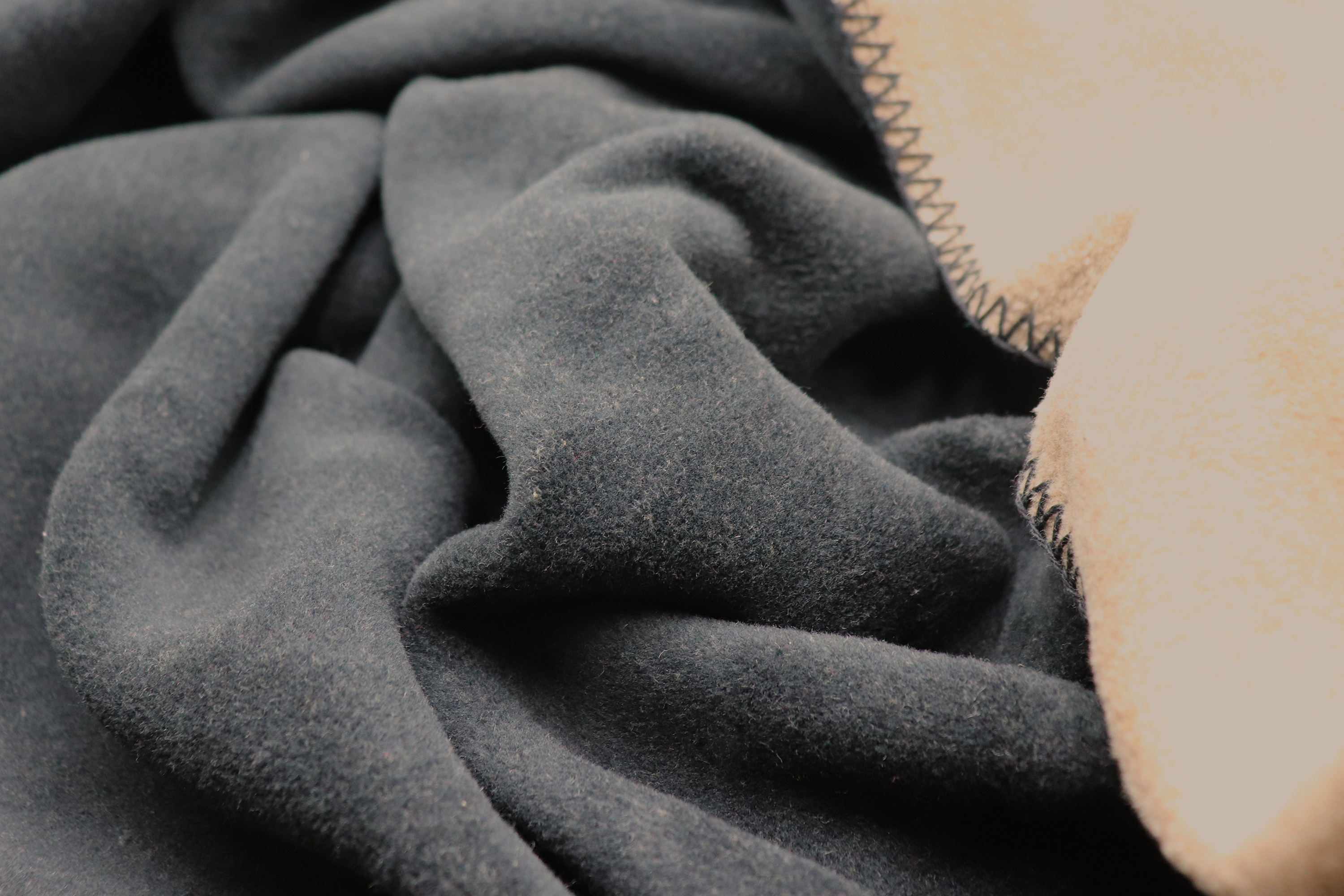 Wohndecke Duo Cotton schwarz-palisade Nahaufnahme Flor