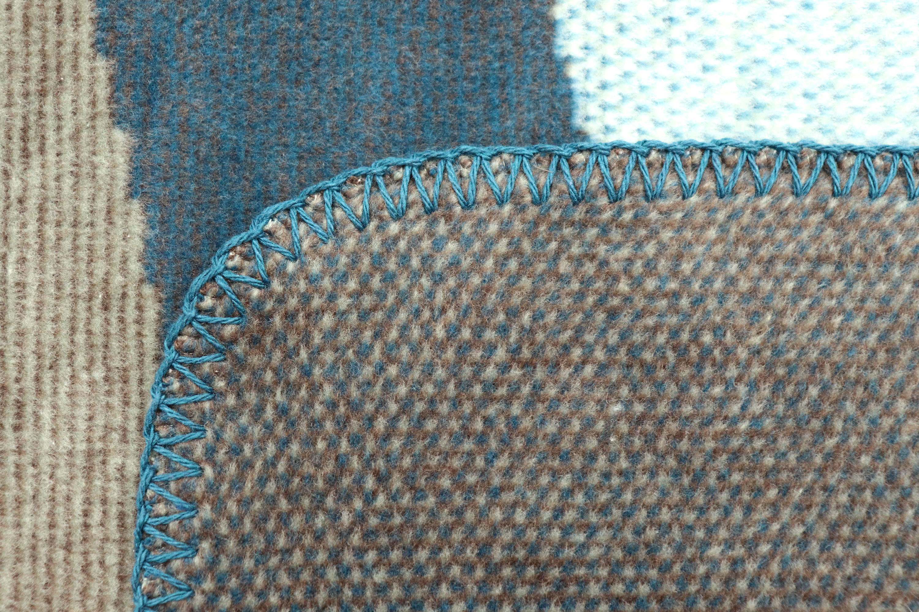 Kuscheldecke Iceland Horizon Nahaufnahme Einfassung