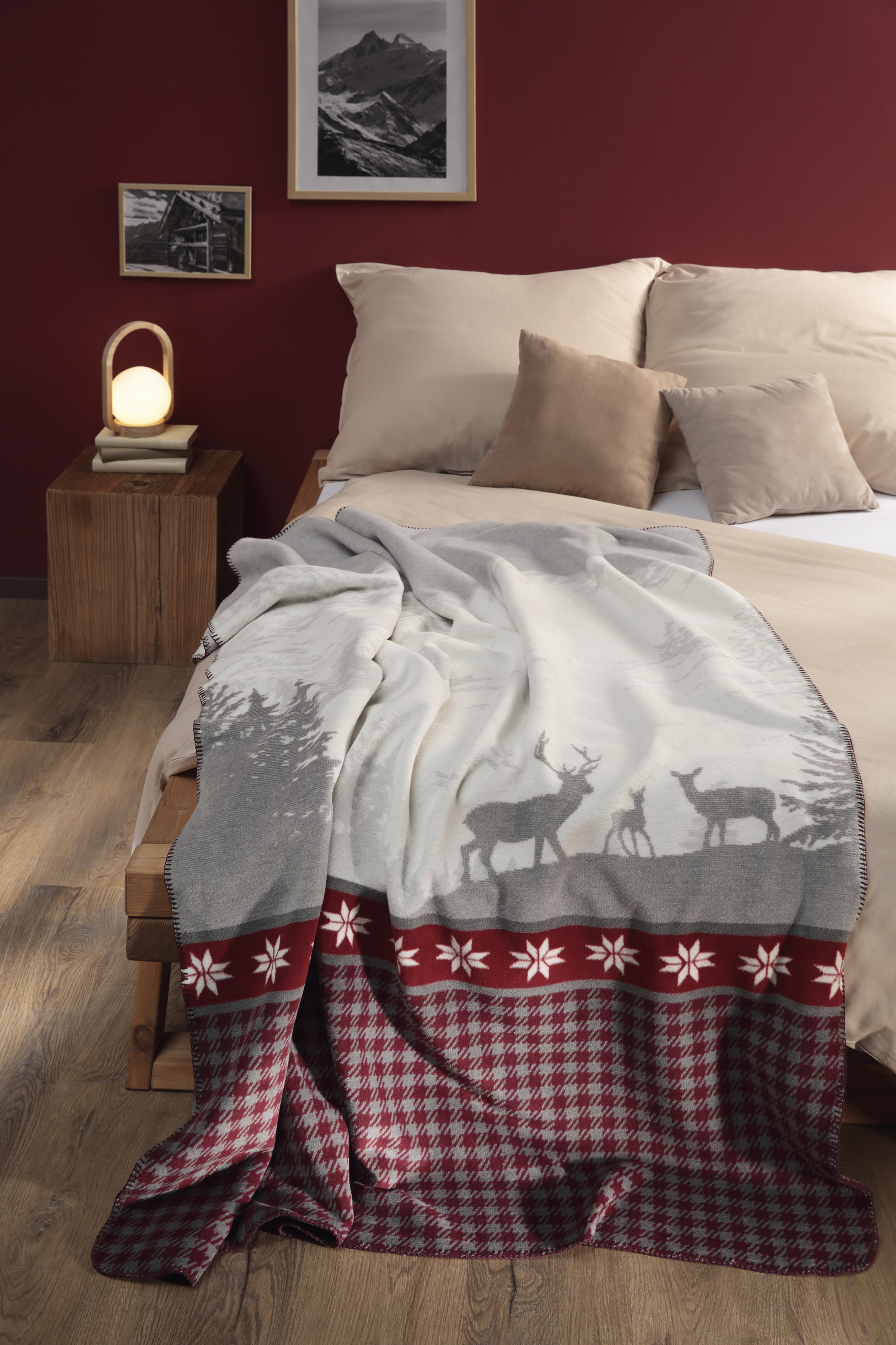 818522_4 Kuscheldecke Alp View Milieubild Hochformat