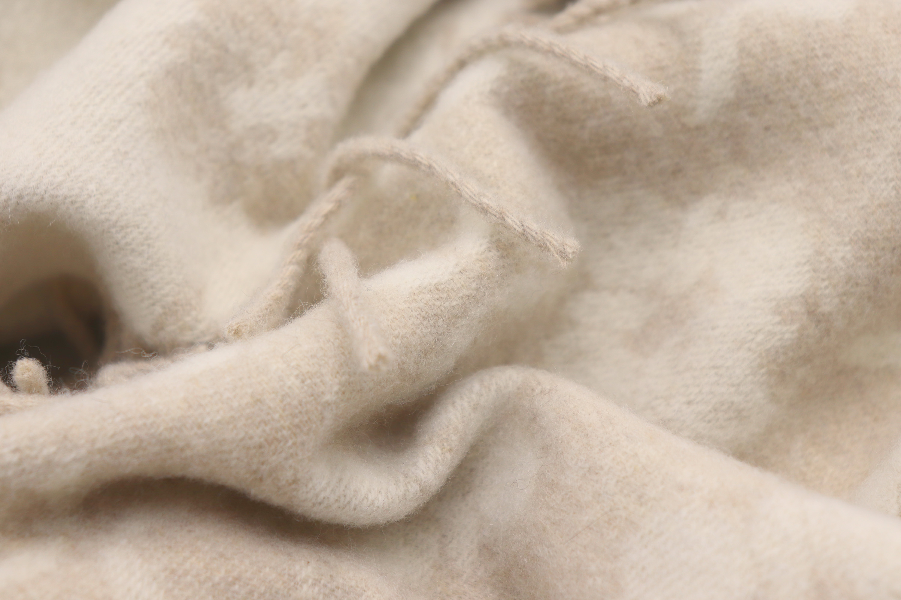 Kaschmirplaid Primo beige Nahaufnahme Flor