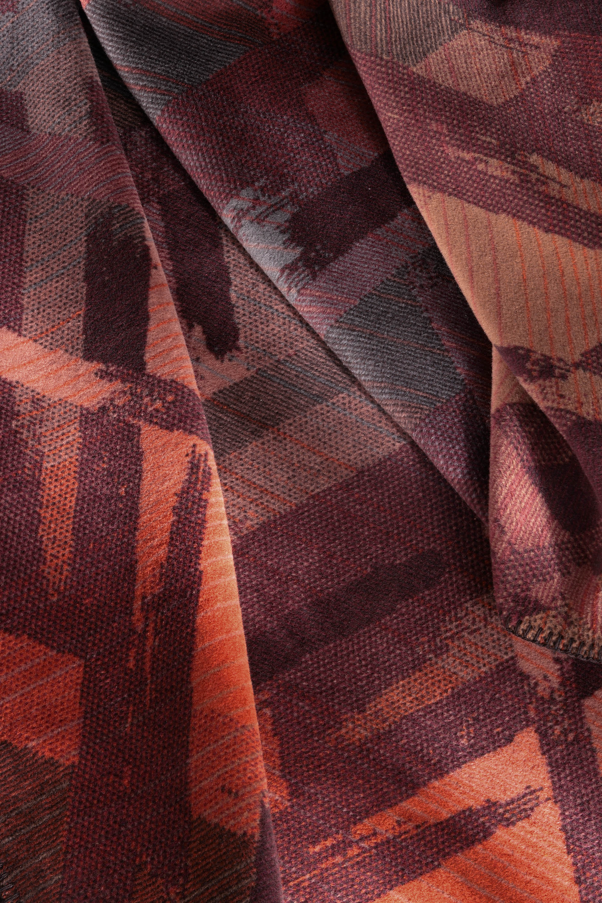 Kuscheldecke Garnet Glow Nahaufnahme