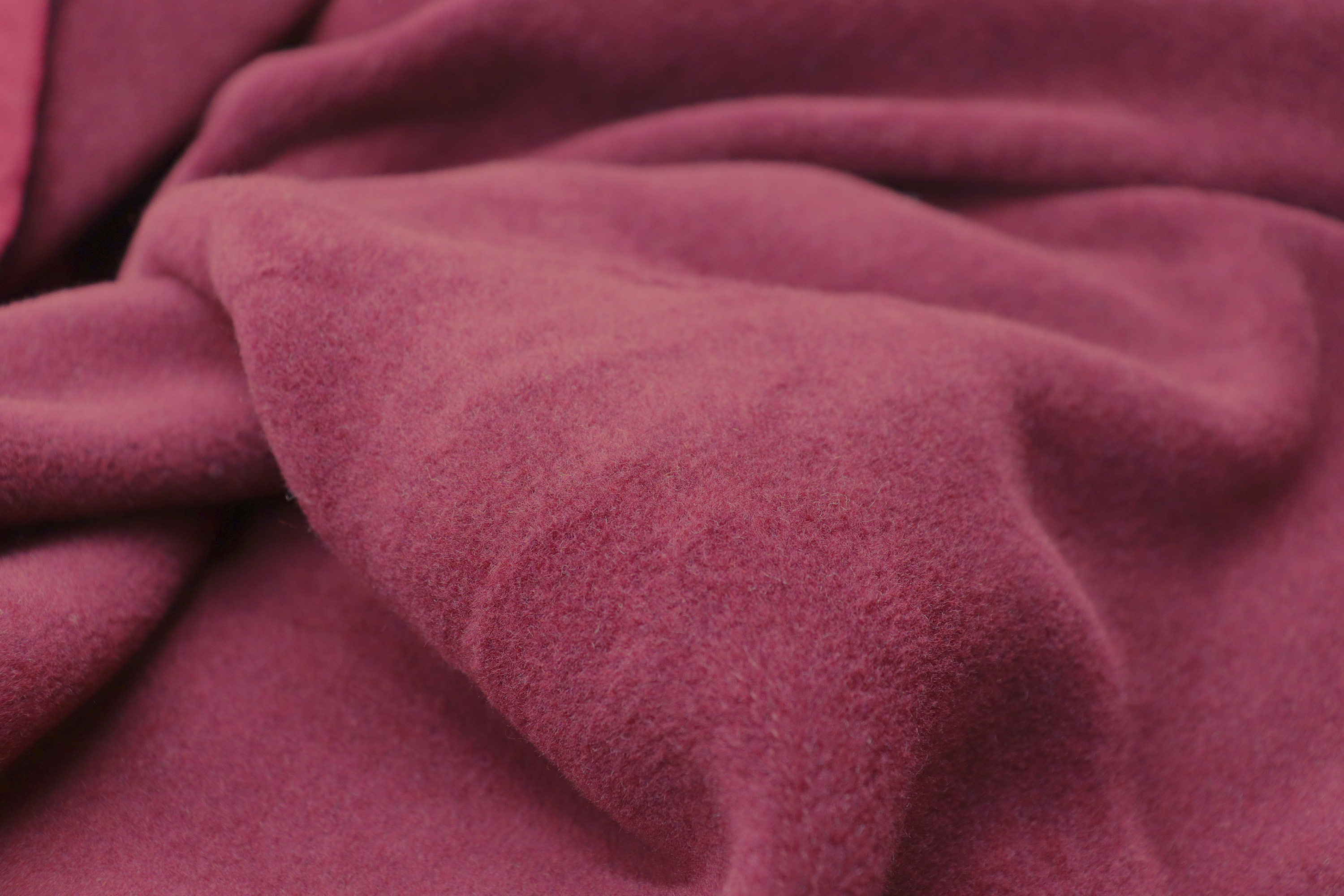 Wohndecke Uno Cotton bordeaux Nahaufnahme Flor