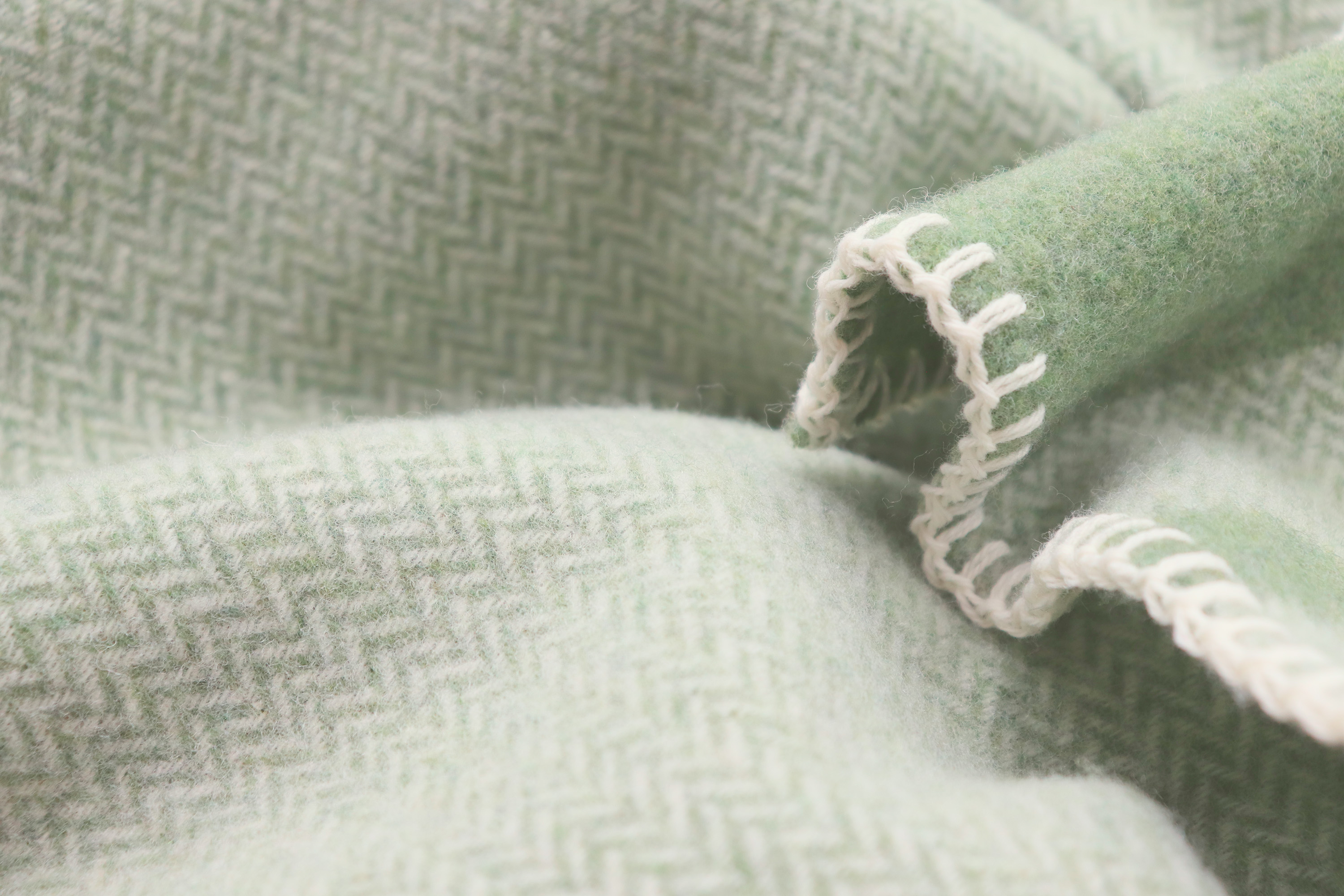 Wolldecke aus recycelter Wolle Stripe green Nahaufnahme Flor